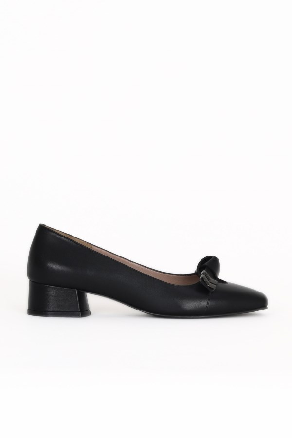 BLACK LOW HEEL WOMEN
