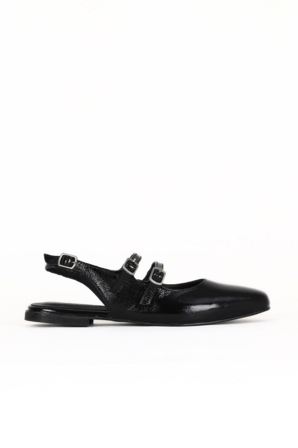 BLACK PATENT LOW HEEL SANDALS WOMEN