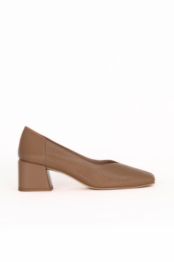 CAMEL PATENT MID HEEL WOMEN
