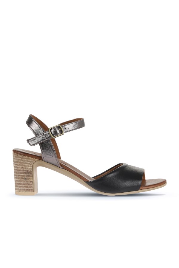 BLACK SANDALS WOMEN