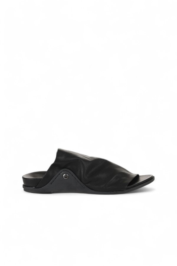 BLACK SLIPPERS WOMEN