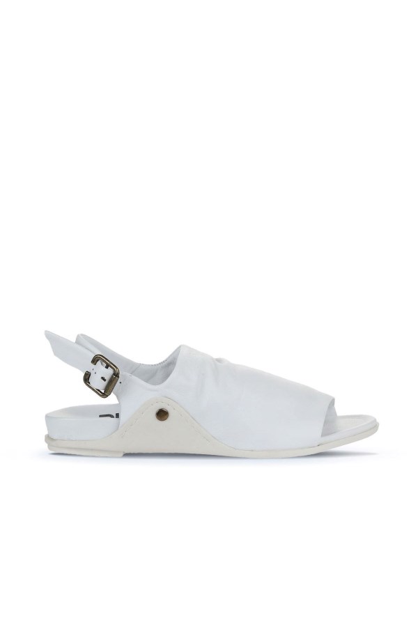 WHITE SLIPPERS WOMEN