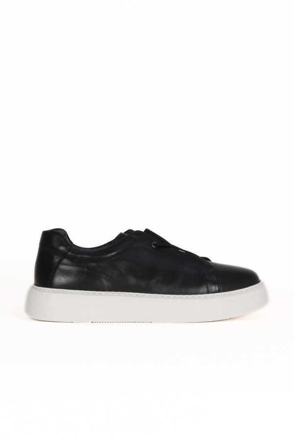 BLACK SNEAKERS MEN