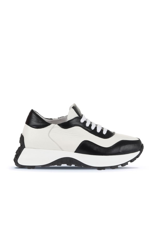 BLACK/WHITE SNEAKERS WOMEN